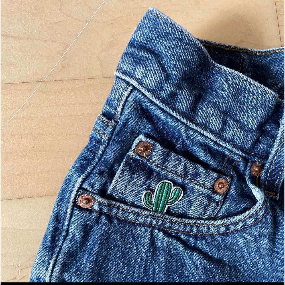 levi shorts size 24/25